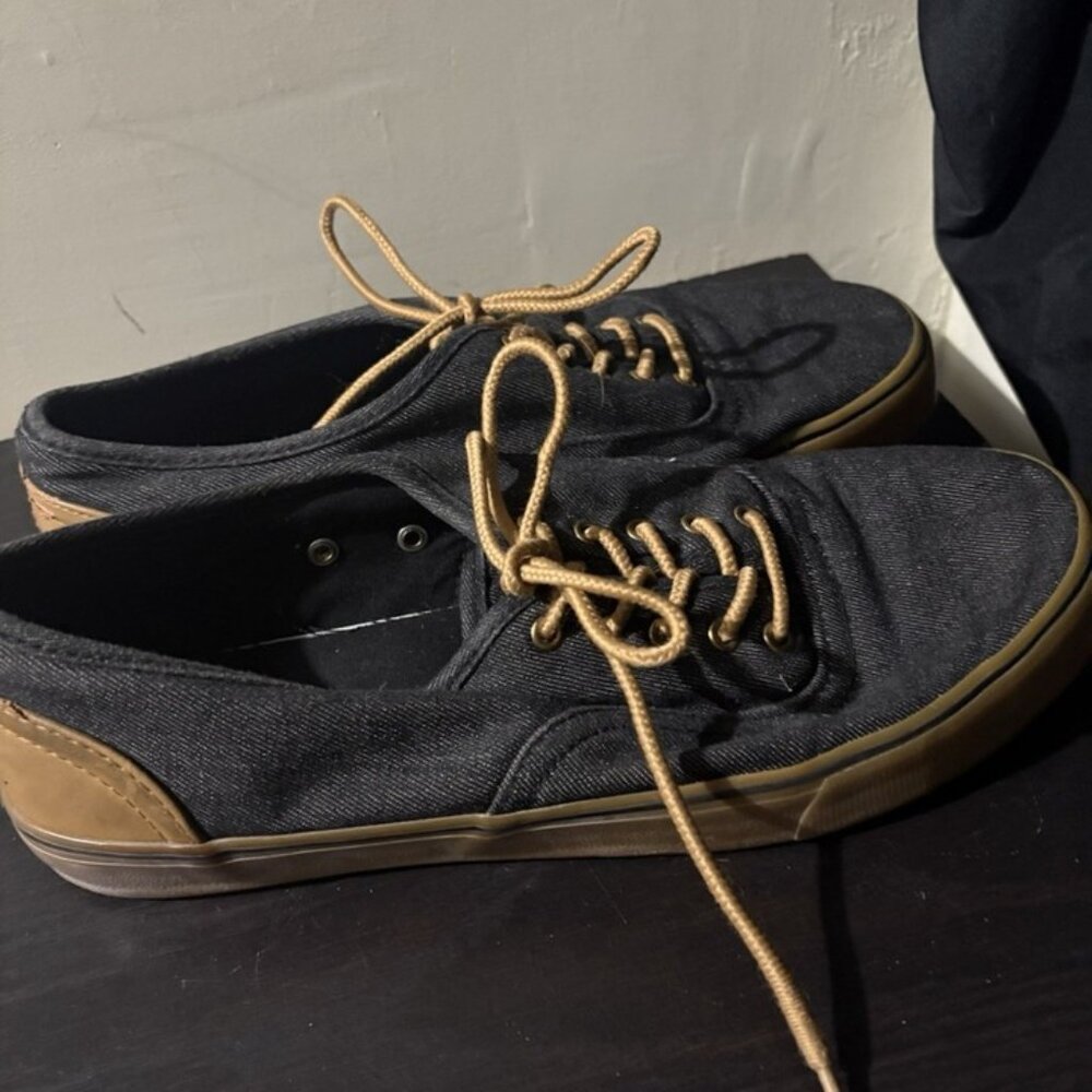 2/$25 American Eagle Outfitters Size 11 Shoes